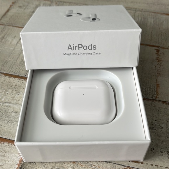 NIB Apple AirPods Pro with MagSafe Charging Case - Picture 5 of 11